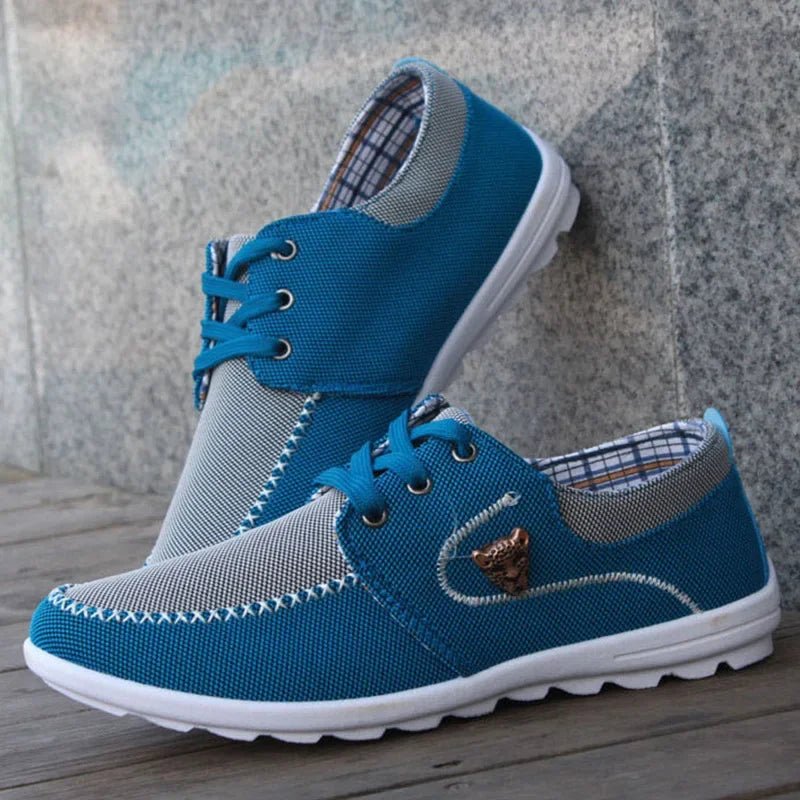 Men Fashionable Flat Canvas Shoes