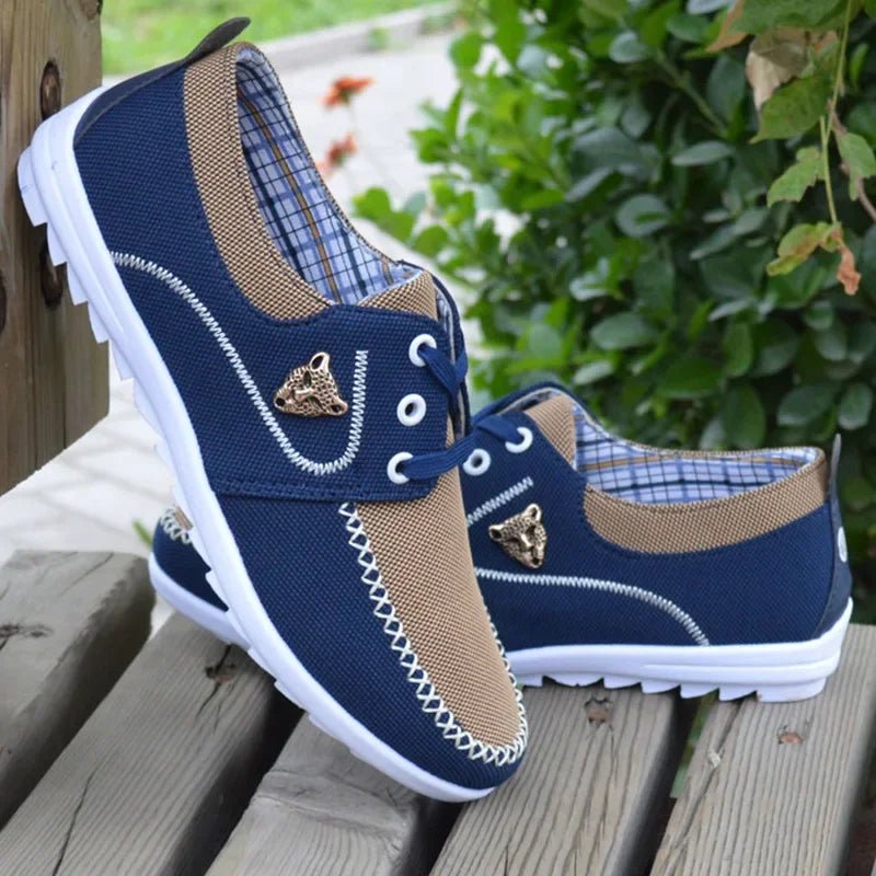 Men Fashionable Flat Canvas Shoes